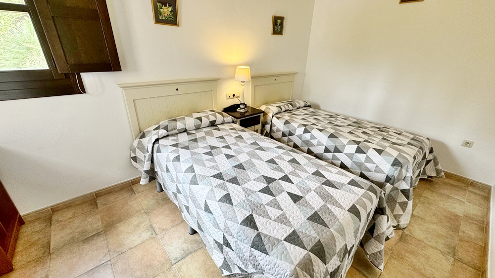 455.000 Euros - C/Alemania 37 — 8